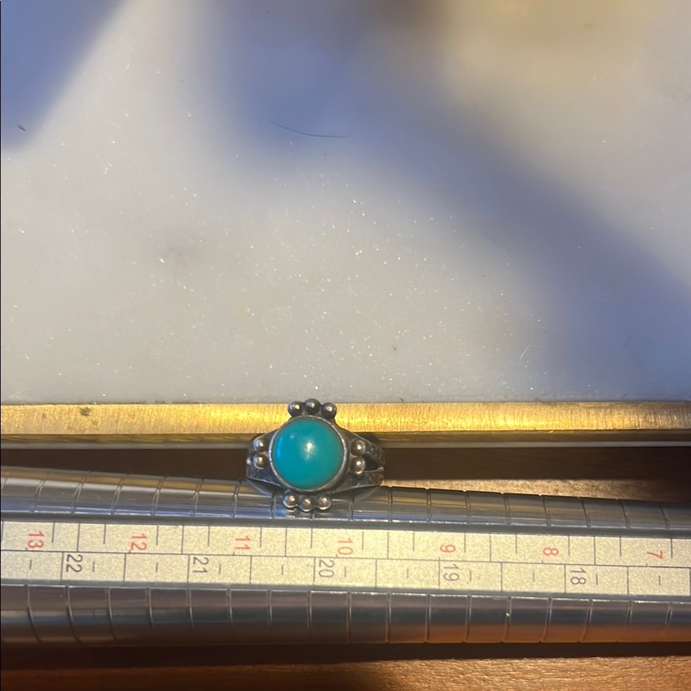 Vintage genuine Turquoise Sterling Silver Ring.